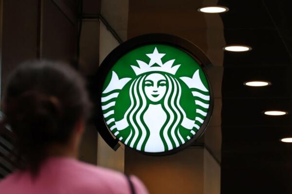 _Sindicatos de funcionarios públicos anunciaron este viernes un boicot contra Starbucks en Corea del Sur.