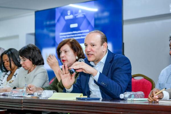 “Cuando las juntas de vecinos funcionan y los comunitarios hacen su trabajo, la ciudad mejora. Ustedes son nuestro mayor soporte”, expresó el alcalde.