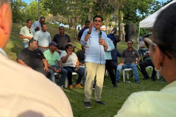 Unión de Juntas de Vecinos valora modelo de transformación urbana de Fellito Suberví en Cristo Rey