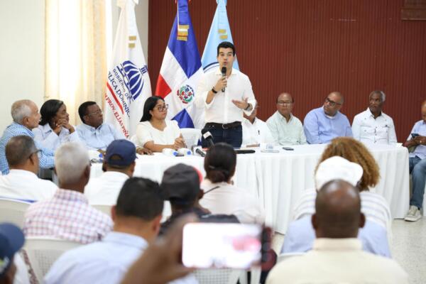 Wellington Arnaud, director ejecutivo del Instituto Nacional de Aguas Potables y Alcantarillados (Inapa), presentó el proyecto del acueducto Comendador-El Llano-Guanito