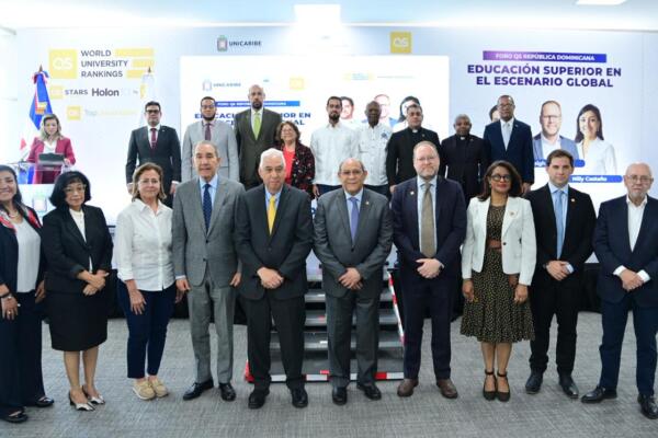 QS, UNICARIBE y MESCYT realizan Foro Educativo Superior 