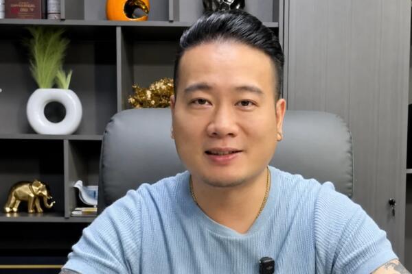 El propietario de la tienda Mudan, Po Xie, acusado de presunta violencia de género contra su pareja.