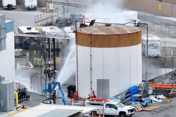 Los bomberos desactivan la amenaza de explosión de un tanque químico en California