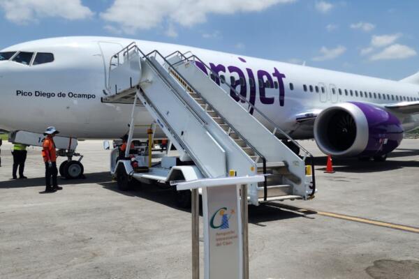 Arajet honra a Santiago con su aeronave número 16, bautizada “Pico Diego de Ocampo”