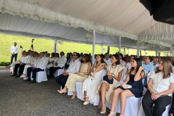 Parque Cementerio Puerta del Cielo celebra emotiva misa en honor a las madres