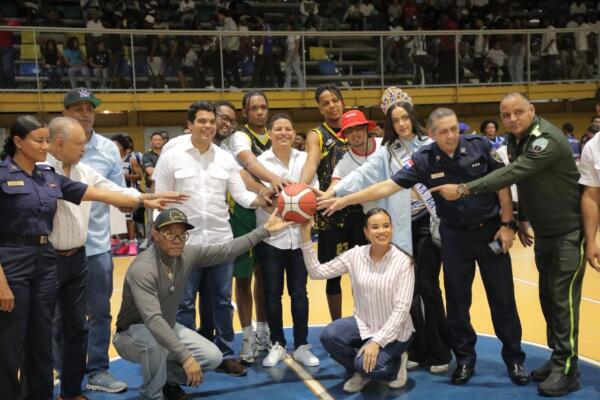 Inauguran la V Copa de Baloncesto Luis Báez con más de 500 jugadores en Peravia