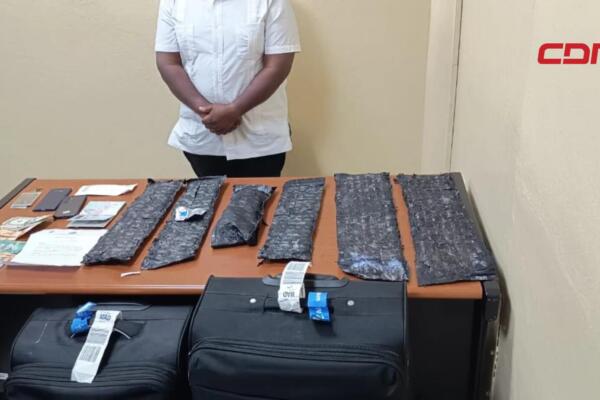 Detenido haitiano-EE.UU. con 5.6 kg de cocaína en Aeropuerto del Cibao.