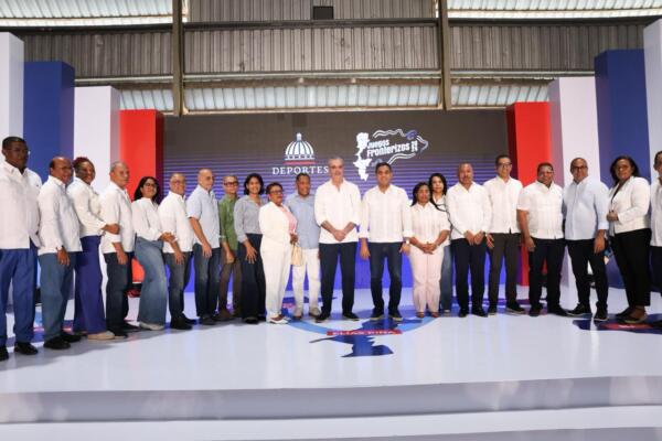 Atletas de Pedernales, Bahoruco, Independencia, Elías Piña, Dajabón, Santiago Rodríguez y Montecristi compiten en el evento.
