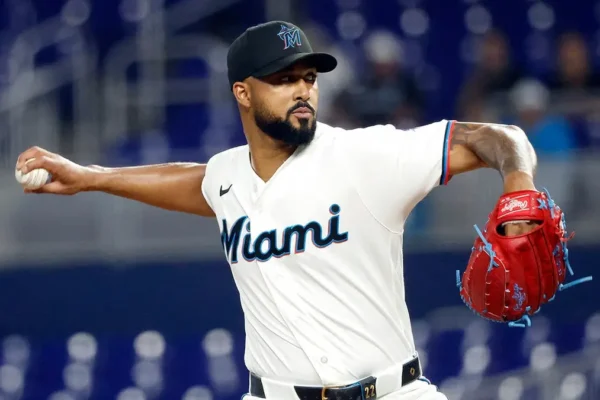 Alcántara, as de la rotación de los Marlins, lanzó por espacio de seis entradas en las que sólo permitió ocho indiscutibles