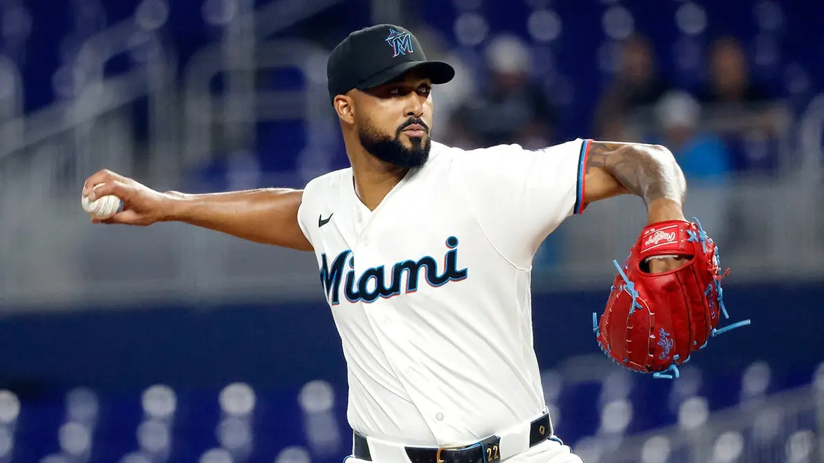 Alcántara, as de la rotación de los Marlins, lanzó por espacio de seis entradas en las que sólo permitió ocho indiscutibles