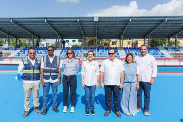  Carolina y Paliza supervisan trabajos finales del Paseo 30 de Mayo y anuncian su inauguración la próxima semana. Foto: Fuente externa 
