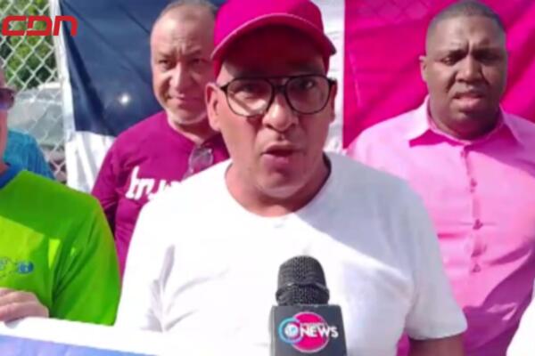Comunidad de Santiago presiona por obras y servicios básicos.
