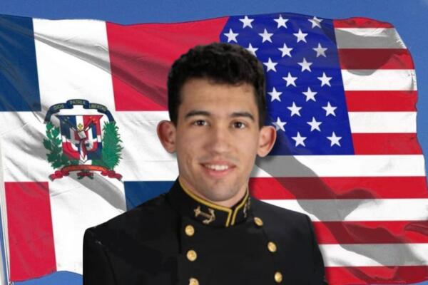 Liam Rodríguez, joven dominicano de 22 años, se graduó con los más altos honores como Ingeniero Nuclear en una de las academias militares más prestigiosas de Estados Unidos y actualmente sirve como Alférez de Fragata en un submarino de propulsión nuclear. 