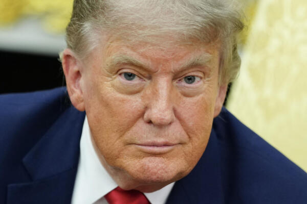 El presidente de Estados Unidos, Donald Trump, habla durante una reunión con el secretario general de la OTAN, Mark Rutte, en el Despacho Oval de la Casa Blanca en Washington D. C., el 24 de junio de 2026. (Foto de Aaron Schwartz / AFP)
