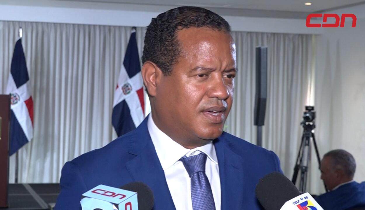Debaten propuestas para fortalecer la democracia en RD