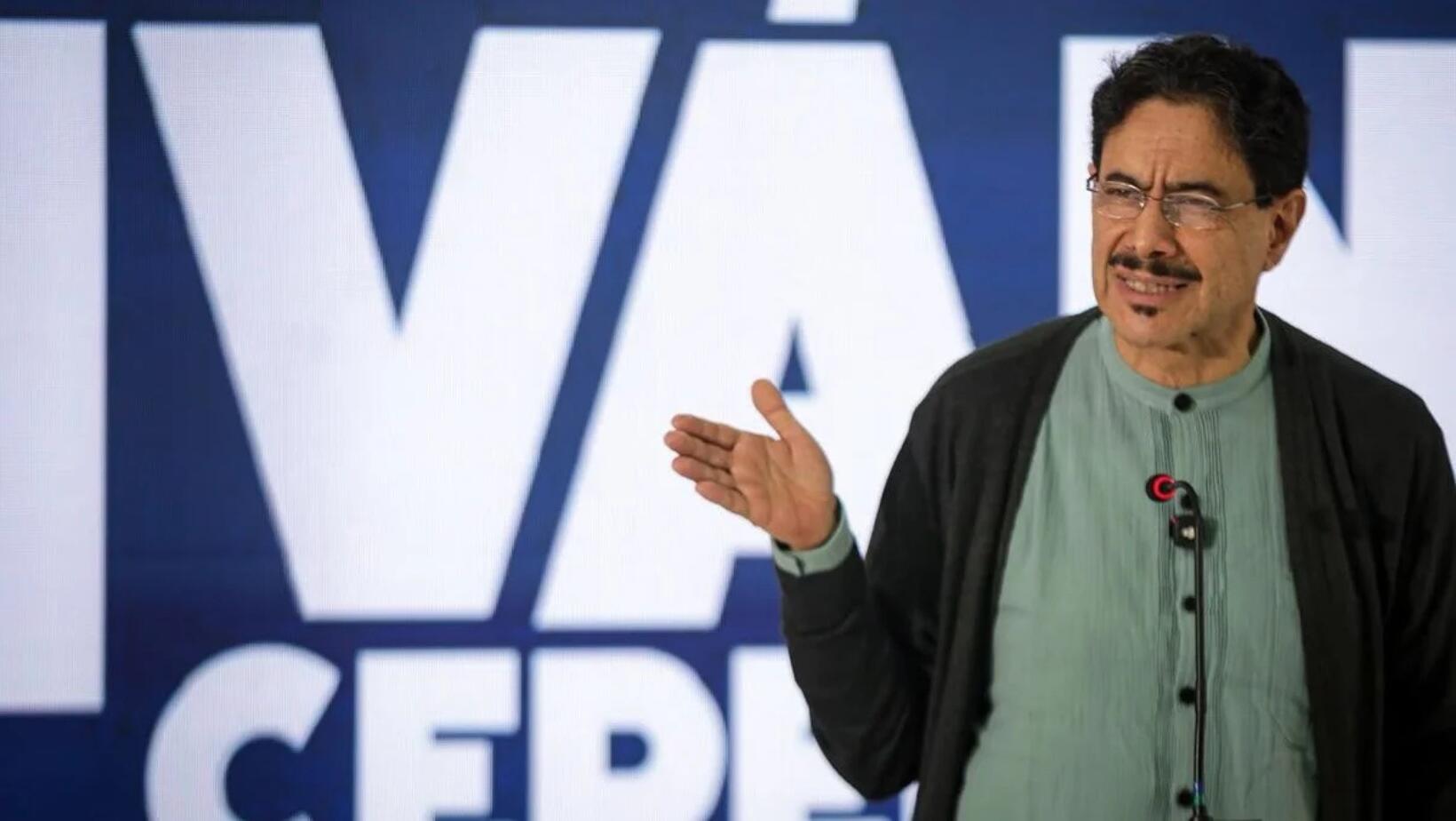 El izquierdista Iván Cepeda reconoce el triunfo de De la Espriella en Colombia