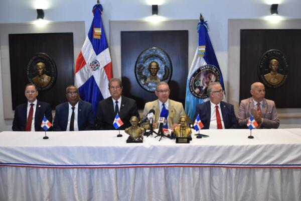 El presidente de la entidad patriótica, Wilson Gómez Ramírez, citó el mandato constitucional que garantiza el derecho a la educación. Foto: Fuente externa 
