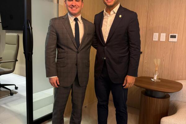 El empresario Guillermo Julián Jiménez y el senador por el DN, Omar Fernández / Foto: externa