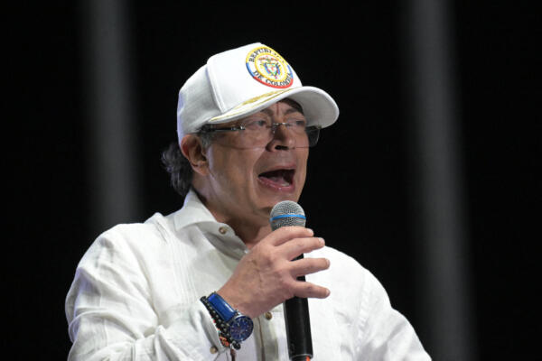 El presidente de Colombia, Gustavo Petro, habla durante un mitin en Cali, Colombia, el 19 de junio de 2026, dos días antes de la segunda vuelta presidencial. (Foto de JOAQUIN SARMIENTO / AFP)