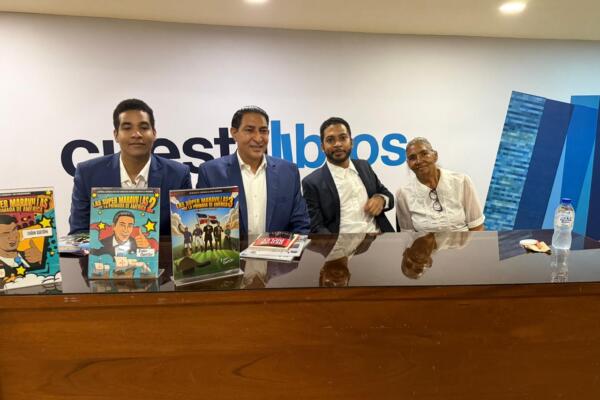 El autor destaca la participación de estudiantes técnicos de diversas provincias y bateyes como ejemplo del potencial juvenil y la importancia de incorporar la historia en la educación para el desarrollo nacional.