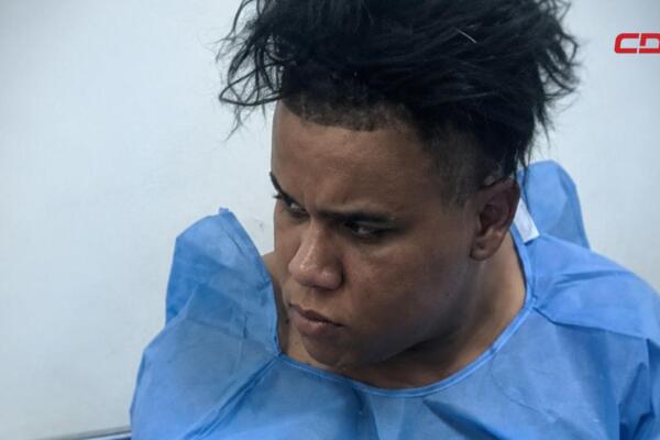 Luis Marlin Polanco Rosado, acusado de atacar a su madre y hermana con un arma blanca. 