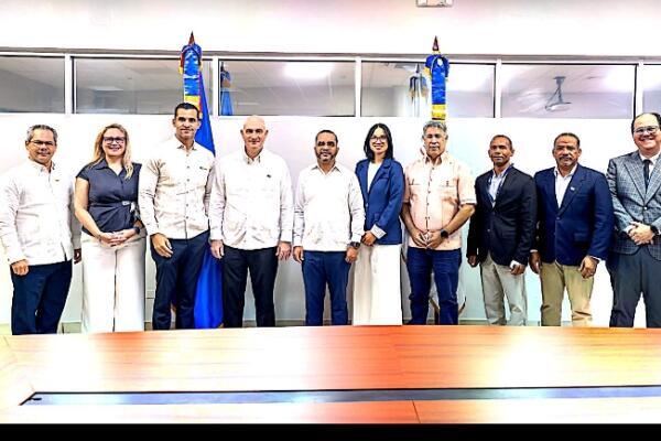 ITLA y BCIE amplían acceso a becas con inversión de RD$40 millones. Foto: Fuente externa 