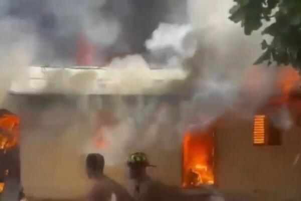 Autoridades acuden en auxilio de familias afectadas por incendio en Jarabacoa