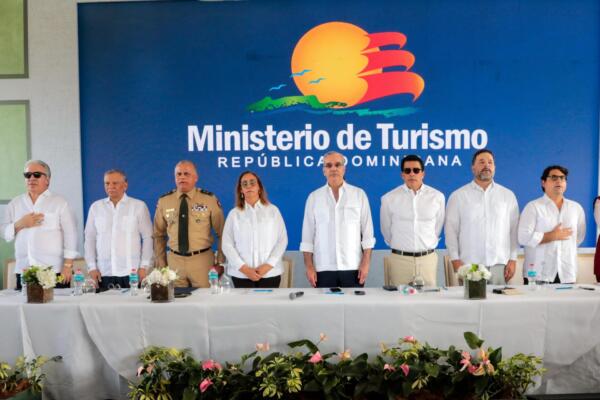Presidente Abinader inaugura Bulevar de la Salud en Bajos de Haina