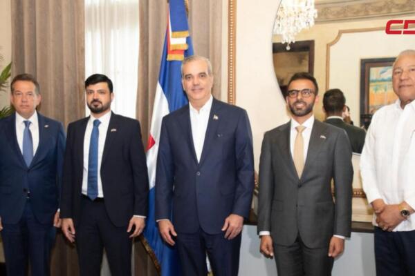 Presidente Luis Abinader junto a otros altos funcionarios. 