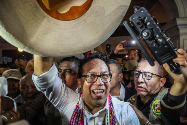 Foto de archivo del candidato a la Presidencia de Perú Roberto Sánchez, del domingo 7 de junio 2026, en Lima (Perú). EFE/ Aldair Mejía