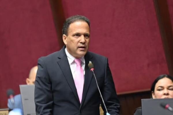 Román de Jesús Vargas.