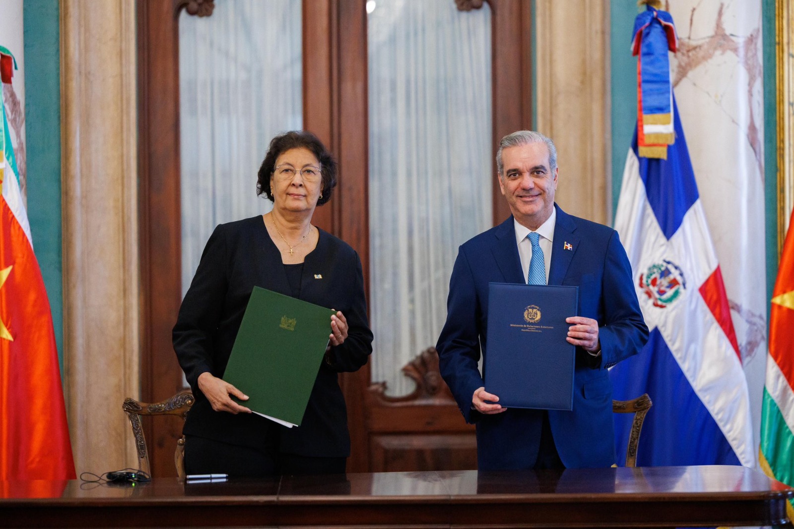 Gobiernos de RD y de Surinam firman acuerdos de cooperación y alianzas estratégicas en diversos sectores
