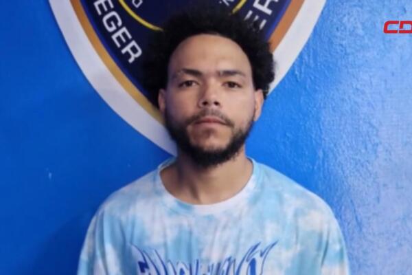 Yoandy Ramírez de la Cruz, alias “El Pato”, se entrega a la Policía Nacional.
