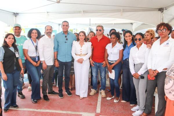 Bono de Emergencia beneficia a comunidades de Gaspar Hernández.
