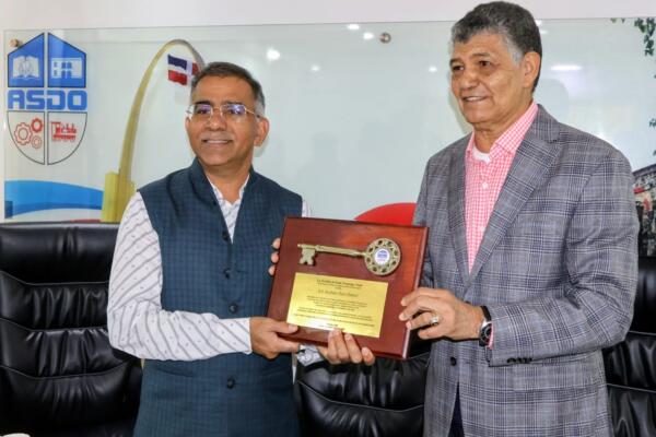 Embajador de la India visita la Alcaldía de SDO y destaca oportunidades de cooperación y desarrollo
