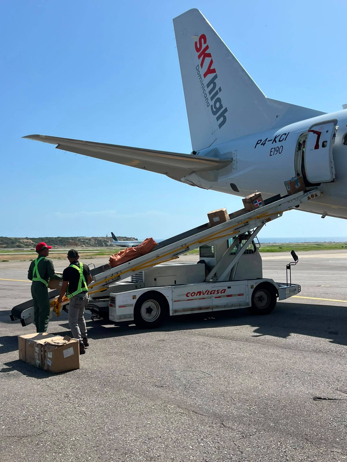 Sky High Dominicana transporta ayuda humanitaria para afectados por terremotos en Venezuela