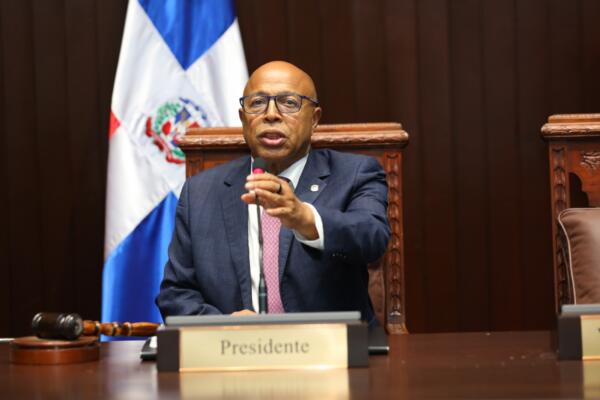 El presidente de la Cámara de Diputados y diputado de la República Alfredo Pacheco.