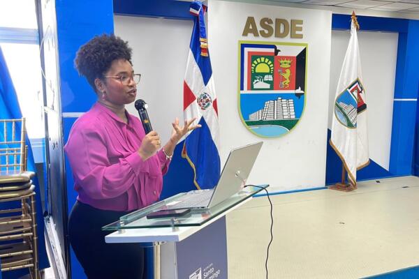 Asoprosado realiza charla sobre inteligencia emocional para softbolistas tras incidentes en torneos
