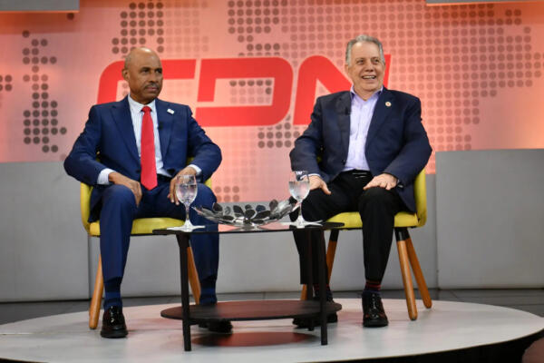 Blaurio Alcántara, director ejecutivo, y Miguel Sanz Flores, presidente de la Cruz Roja Dominicana