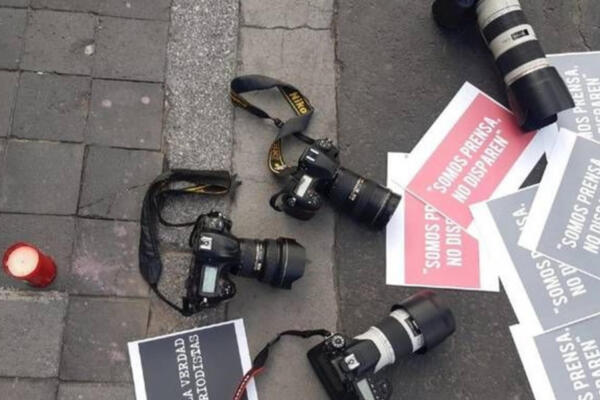 ¿Por qué sigue siendo tan peligroso ejercer el periodismo en América Latina?