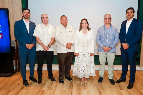De Izquierda a derecha. Directiva ASOFER Abraham Espinal, Ignacio García, César Fondeur, Katherine Rosa, Alfonso Rodriguez y Jhon Edward German