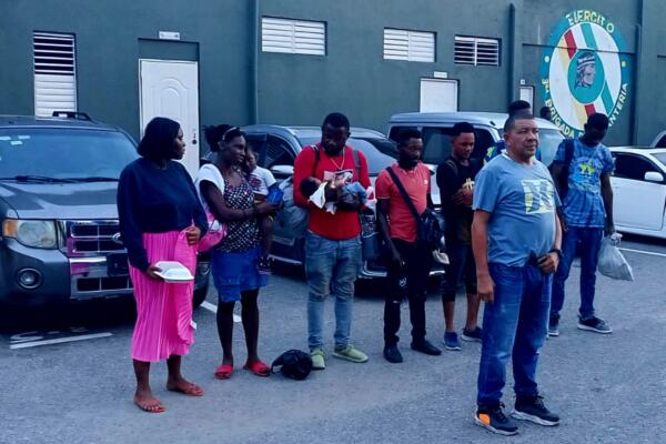 Detienen conductor que transportaba haitianos indocumentados en autobús de pasajeros en San Juan de la Maguana