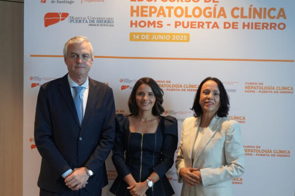 Dr. José Luis Calleja, Dra. Christie Perelló y la Dra. Brígida Navarro. 