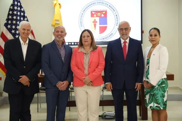 Promueven diálogo sobre impacto de independencia estadounidense en caribe hispano