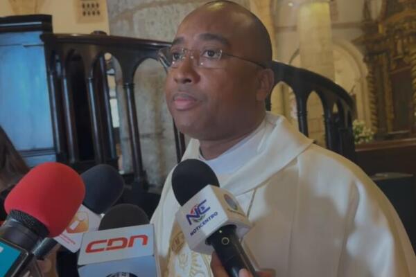 El sacerdote David Soriano.