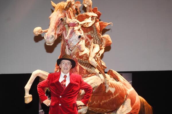 FOTO ARCHIVO.n doctor Gunther von Hagens. EPA/FACUNDO ARRIZABALAGA