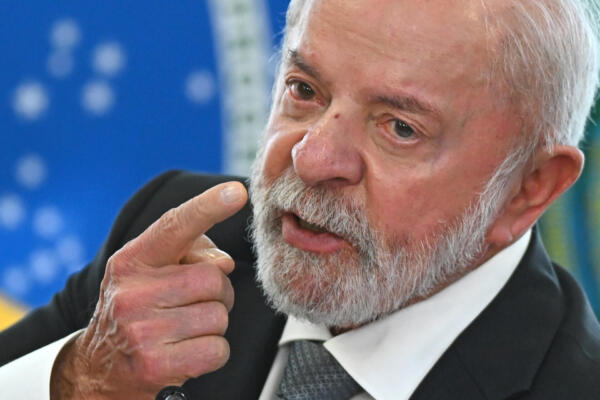 Fotografía de archivo en la que se captó al presidente de Brasil, Luiz Inácio Lula da Silva, durante un evento público, en el Palacio del Planalto, en Brasilia (Brasil). EFE/Andre Borges