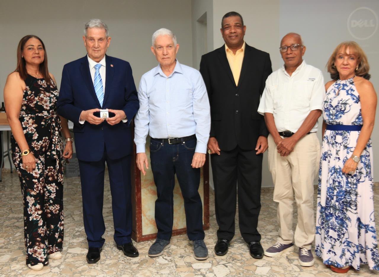 Fundación Jahdiel celebra su 12avo. Aniversario con emotivo homenaje al DR José Joaquín Puello Herrera