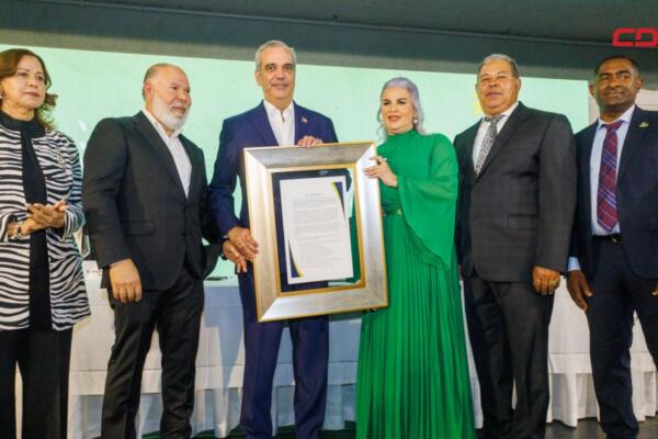Gobierno y Ayuntamiento avanzan en obras para el comercio.
