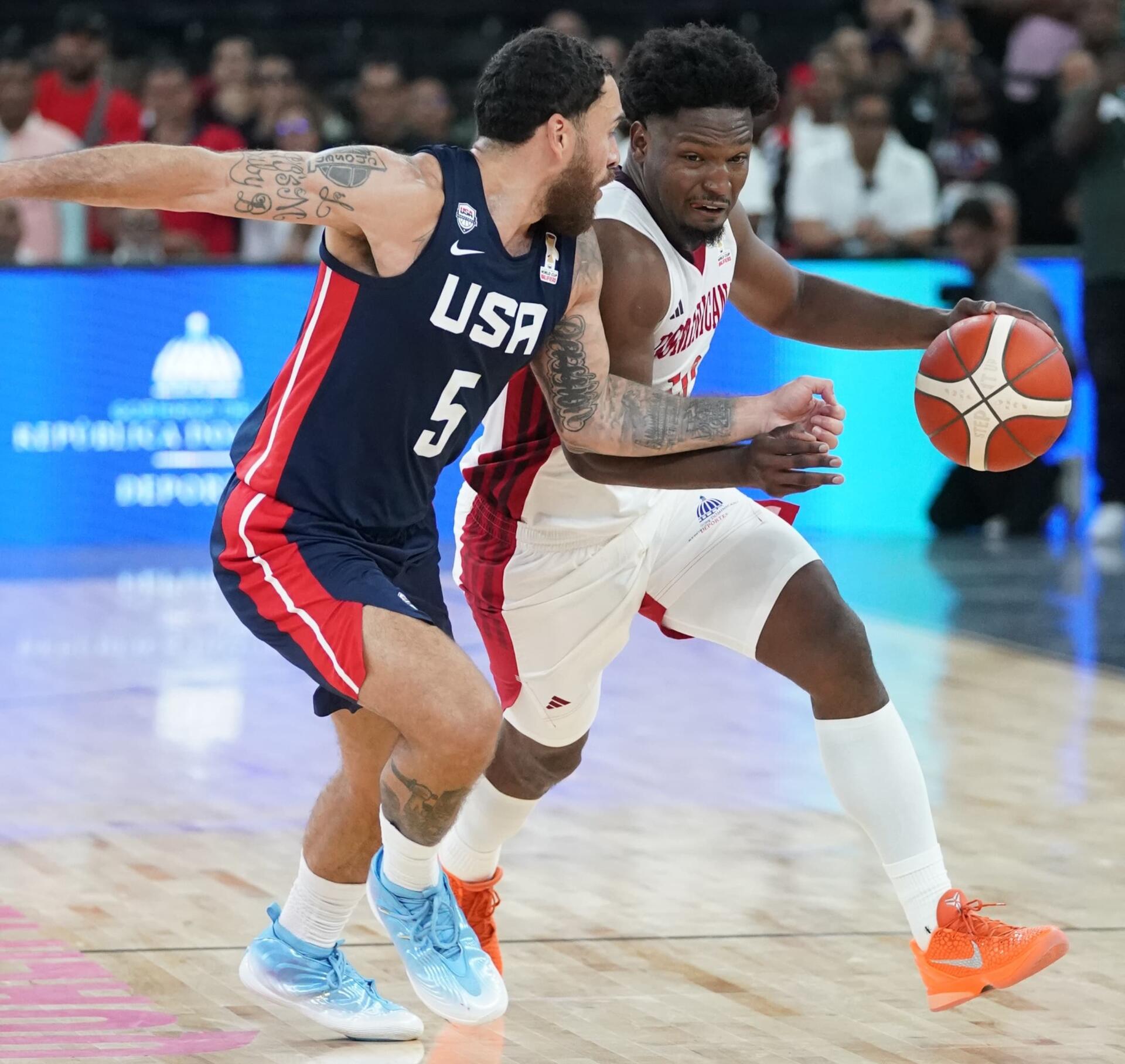 Andrés Feliz, de República Dominicana, es fuertemente marcado por Mike James, de los Estados Unidos, ahora enfrentarán a Nicaragua